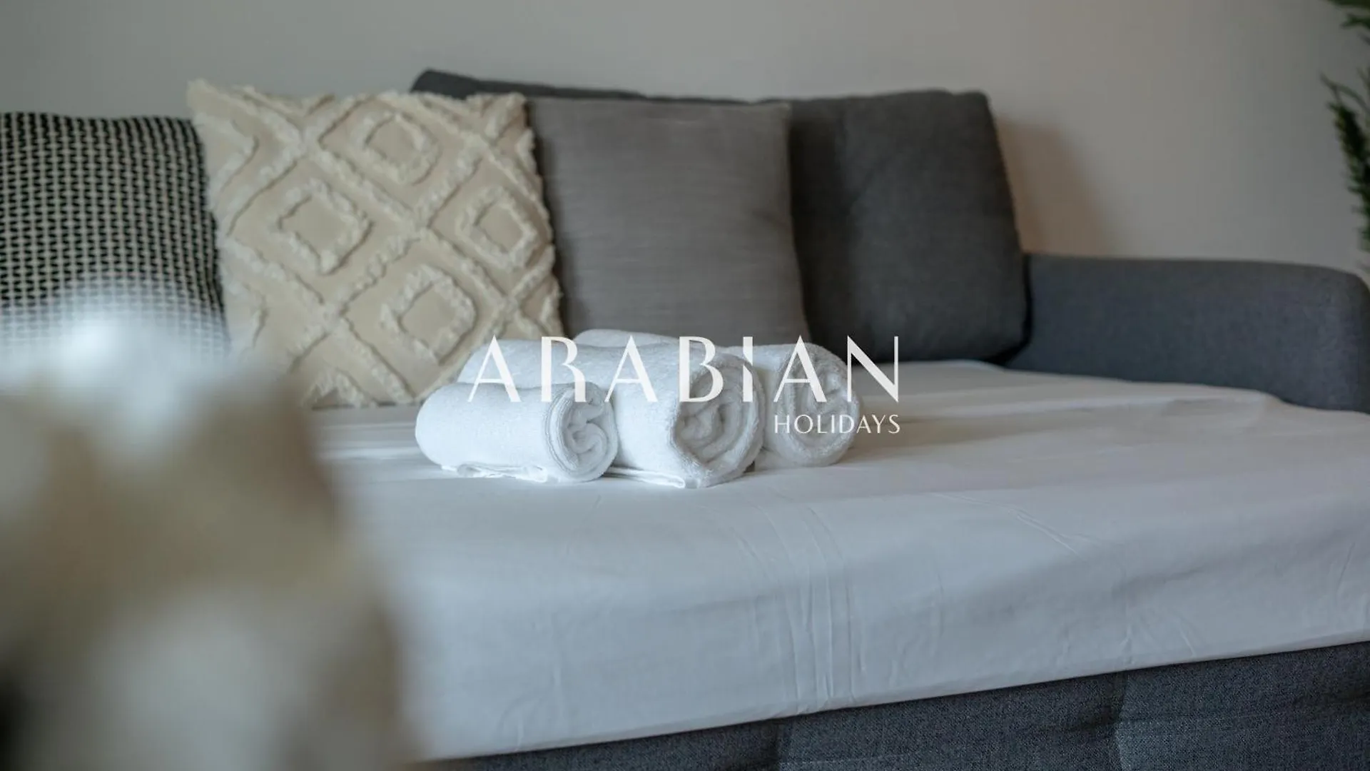 Beautiful 1Br Palm Jumeirah With Pool And Beach Access Dubai Apartment